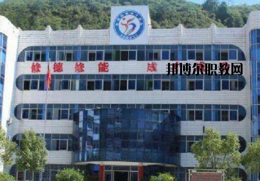 ?？德毥讨行膶W(xué)校2020年報(bào)名條件、招生要求、招生對(duì)象