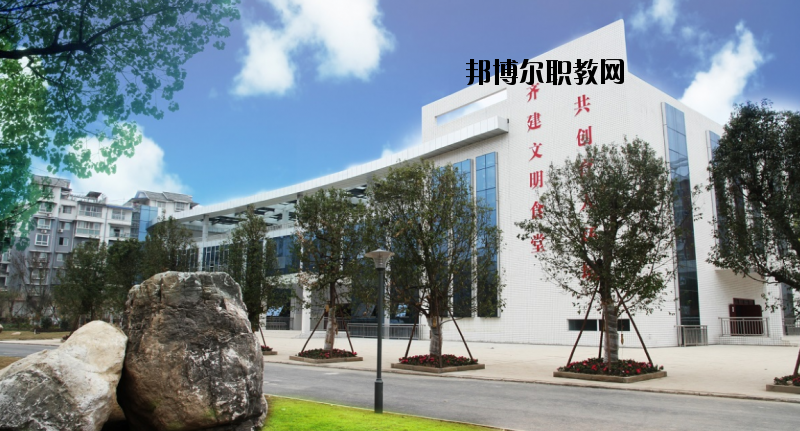 四川服裝藝術(shù)學(xué)校2020年報(bào)名條件、招生要求、招生對(duì)象