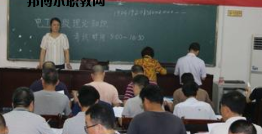 百色右江區(qū)職業(yè)技術(shù)學(xué)校2020年報(bào)名條件、招生要求、招生對象