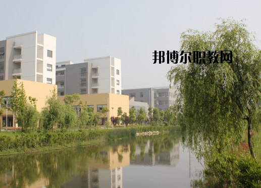 蕪湖師范學(xué)校2020年報名條件、招生要求、招生對象