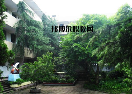 內(nèi)江求是職業(yè)技術(shù)學(xué)校2020年報名條件、招生要求、招生對象