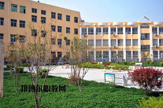方城機電信息中等職業(yè)學(xué)校2021年招生辦聯(lián)系電話
