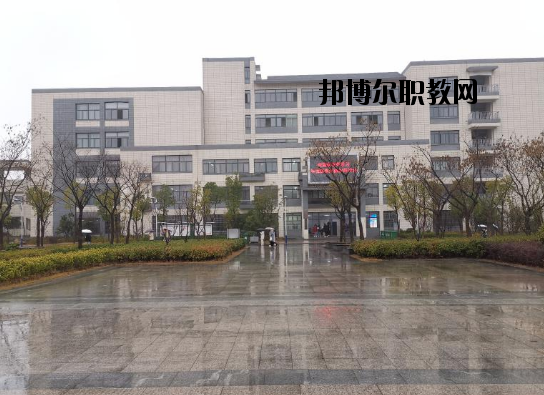 合肥工業(yè)學(xué)校2020年報名條件、招生要求、招生對象