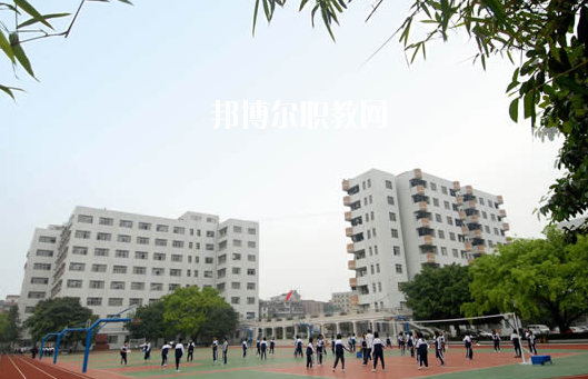 廣州醫(yī)藥職業(yè)學校2020年報名條件、招生要求、招生對象