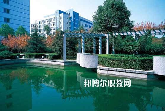 蕪湖地區(qū)衛(wèi)生學(xué)校2020年報名條件、招生要求、招生對象