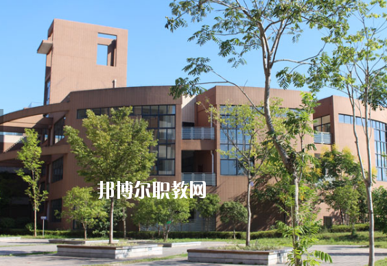 黃山東華技工學(xué)校2020年報(bào)名條件、招生要求、招生對(duì)象
