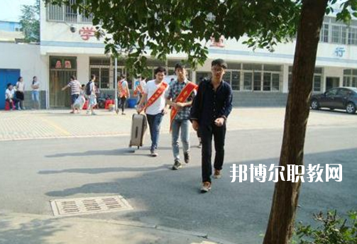 合肥商貿(mào)職業(yè)學(xué)校2020年報(bào)名條件、招生要求、招生對象