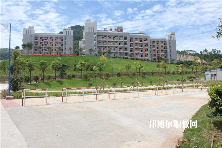 延津無(wú)線(xiàn)電技術(shù)學(xué)校2021年報(bào)名條件、招生要求、招生對(duì)象