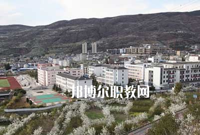 漢源縣職業(yè)高級中學(xué)2020年報(bào)名條件、招生要求、招生對象