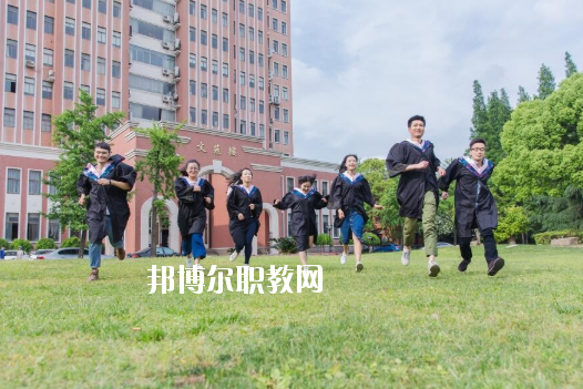 深圳市新鵬職業(yè)高級中學(xué)020年報名條件、招生要求、招生對象
