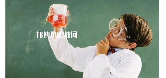 四川2020年中專幼師學(xué)?？梢钥即髮? width=