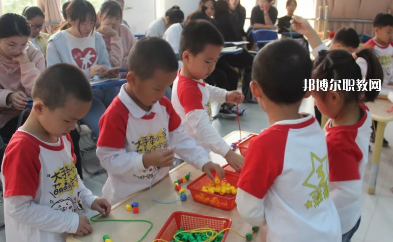 貴陽2021年中專幼師學(xué)?？梢钥即髮? width=
