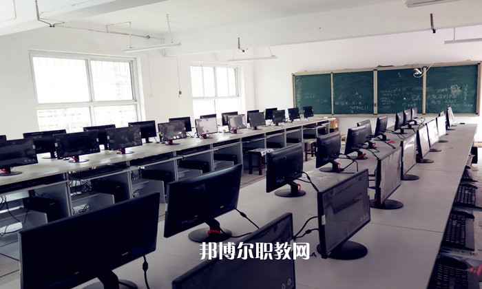 ?？h職業(yè)中等專業(yè)學(xué)校2021年招生辦聯(lián)系電話