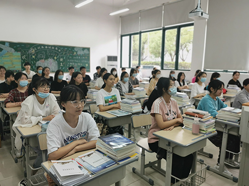蘇州旅游與財(cái)經(jīng)高等職業(yè)技術(shù)學(xué)校2021年學(xué)費(fèi)、收費(fèi)多少