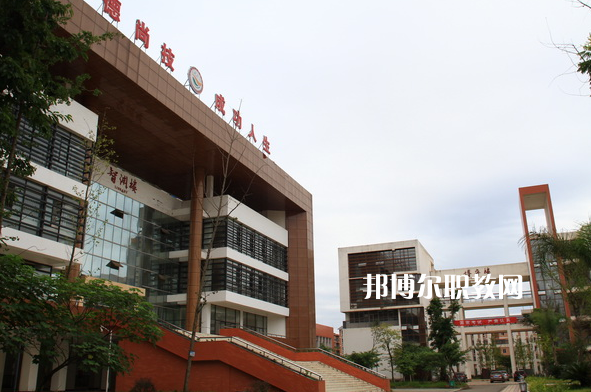 重慶開縣巨龍中等職業(yè)技術(shù)學(xué)校2021年報名條件、招生要求、招生對象