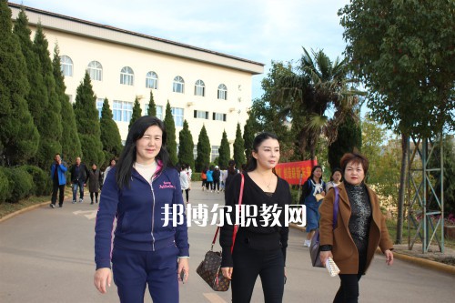 勐?？h職業(yè)高級(jí)中學(xué)2021年報(bào)名條件、招生要求、招生對(duì)象