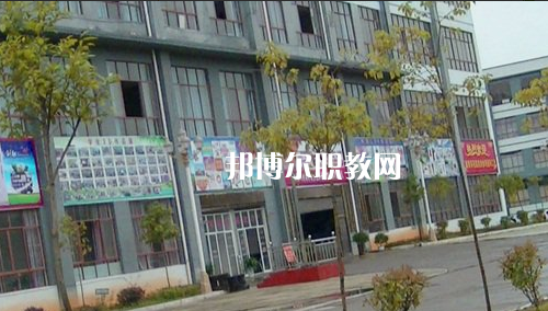 黔西南州英才職業(yè)技術(shù)學(xué)校2021年報(bào)名條件、招生要求、招生對(duì)象
