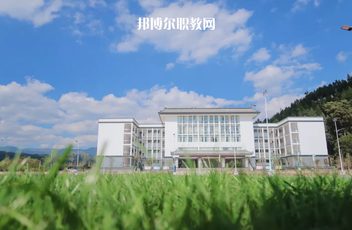 澄江縣職業(yè)高級中學2021年報名條件、招生要求、招生對象