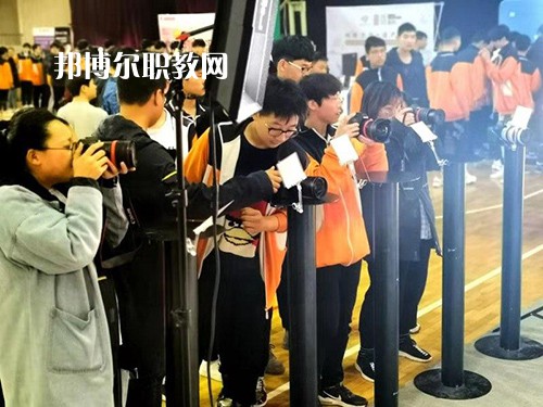 泰州市鳳凰藝術(shù)學(xué)校2021年報名條件、招生要求、招生對象