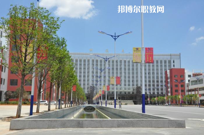 昆明醫(yī)藥職業(yè)技術(shù)學校2021年報名條件、招生要求、招生對象