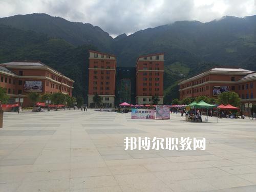 怒江州民族中等專(zhuān)業(yè)學(xué)校2021年學(xué)費(fèi)、收費(fèi)多少