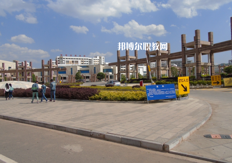 楚雄機(jī)械電子職業(yè)技術(shù)學(xué)校2021年招生辦聯(lián)系電話(huà)
