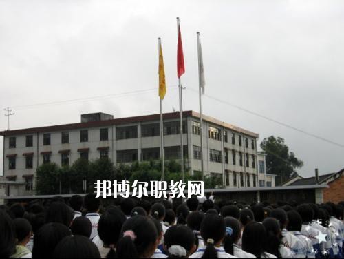 云南臨滄衛(wèi)生學(xué)校2021年報(bào)名條件、招生要求、招生對(duì)象