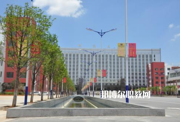 云南電子信息高級技工學(xué)校2021年報名條件、招生要求、招生對象
