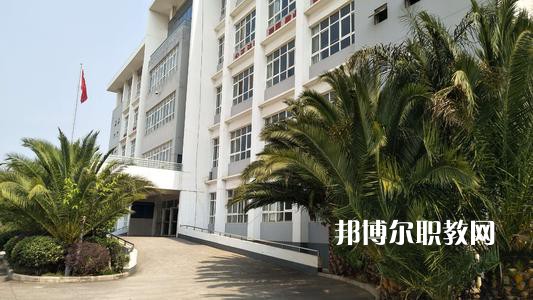 晉寧職業(yè)高級(jí)中學(xué)2021年報(bào)名條件、招生要求、招生對(duì)象