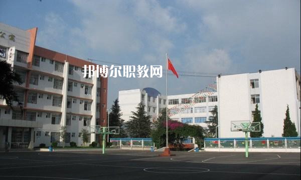 云南貿(mào)易經(jīng)濟(jì)學(xué)校2021年報(bào)名條件、招生要求、招生對(duì)象