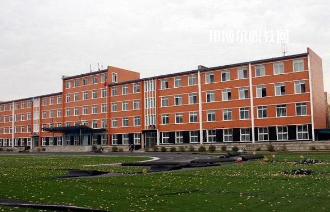 云南楚雄工業(yè)學(xué)校2021年報名條件、招生要求、招生對象