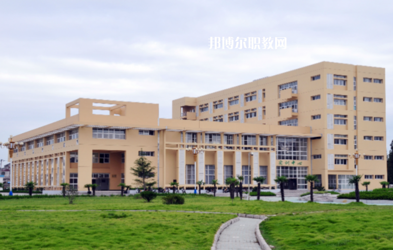 淮安生物工程高等職業(yè)學(xué)校2021年招生辦聯(lián)系電話(huà)