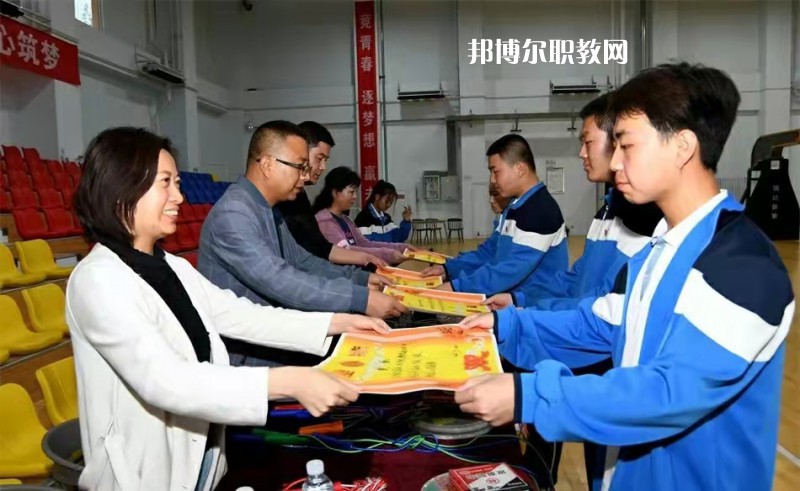 天水麥積區(qū)職業(yè)中等專業(yè)學(xué)校2022年學(xué)費(fèi)、收費(fèi)多少