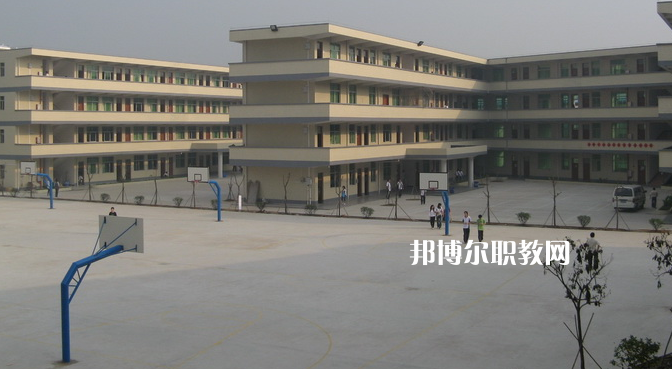 廣東領(lǐng)才技工學(xué)校2022年報名條件、招生要求、招生對象