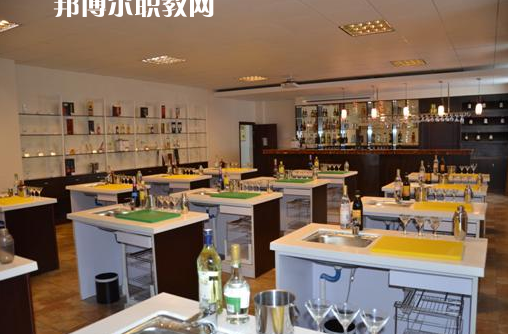 貴州旅游學校2022年學費、收費多少