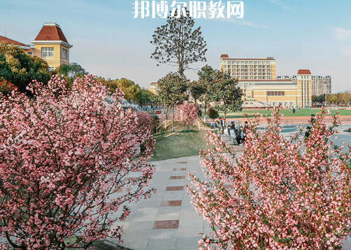 南京高等職業(yè)技術(shù)學校2022年報名條件、招生要求、招生對象