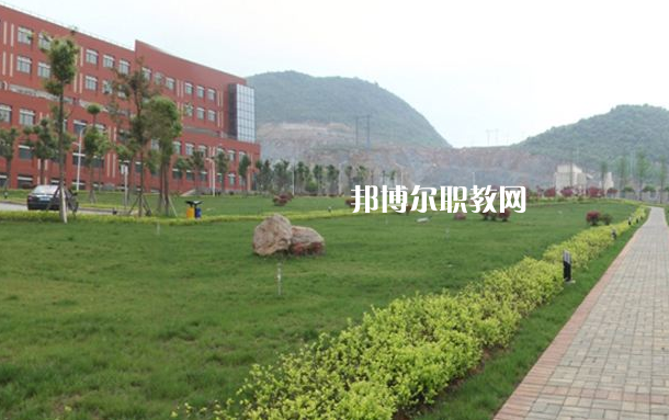 貴州省郵電學(xué)校2022年學(xué)費(fèi)、收費(fèi)多少