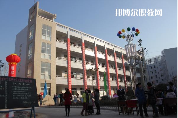 重慶益民技工學校2022年學費、收費多少 