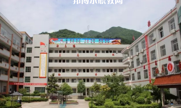 鎮(zhèn)巴職業(yè)中學怎么樣、好不好