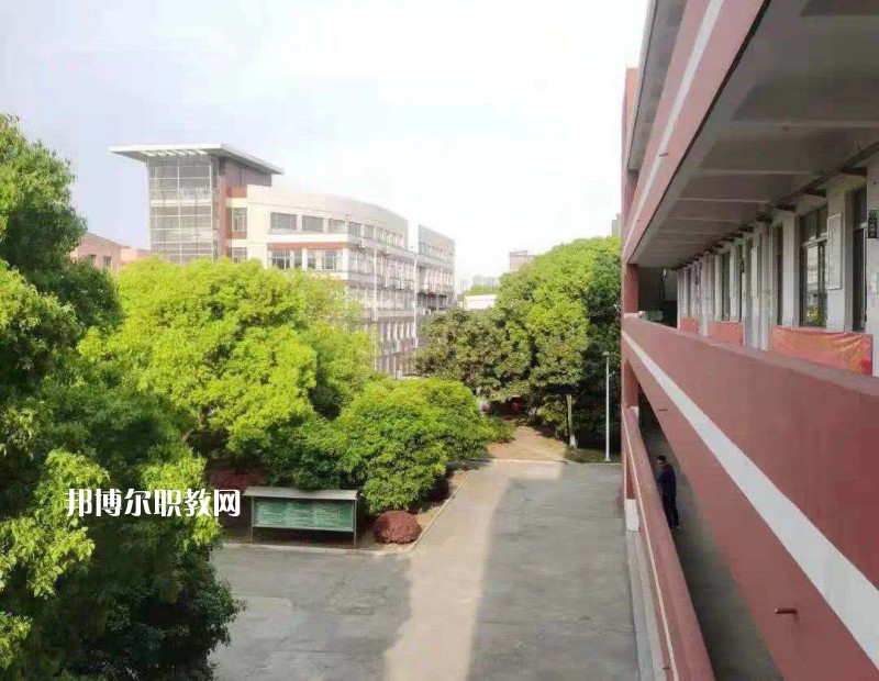 江陰商業(yè)中等專業(yè)學(xué)校2022年報(bào)名條件、招生要求、招生對象