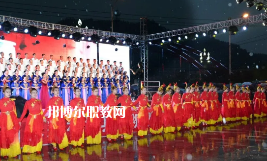 徽縣職業(yè)中專2022年報名條件、招生要求、招生對象 