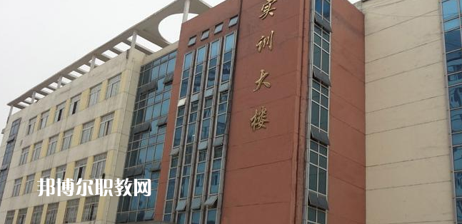 貴陽白云區(qū)職業(yè)技術學校2022年招生辦聯系電話