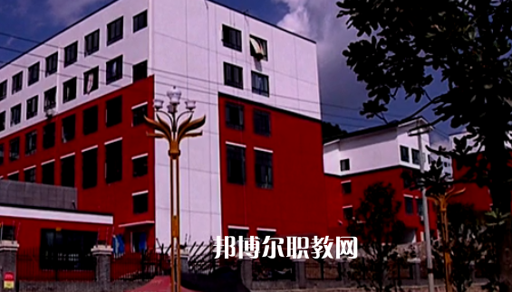貴州鳳岡縣中等職業(yè)學校2022年報名條件、招生要求、招生對象