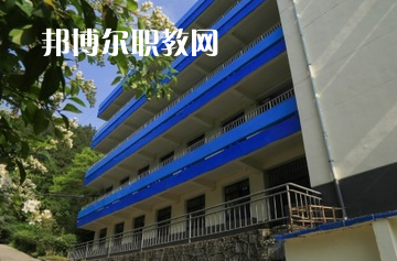 貴州科技學校2022年學費、收費多少