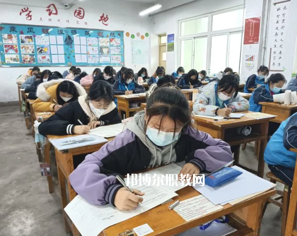 平?jīng)隼砉ぶ械葘I(yè)學(xué)校2022年報(bào)名條件、招生要求、招生對(duì)象