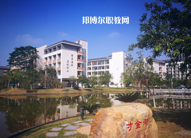 惠州衛(wèi)生學(xué)校2022年報名條件、招生要求、招生對象