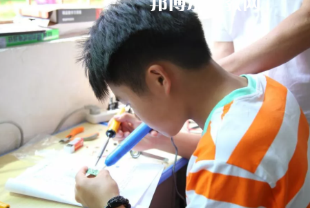安順機(jī)械工業(yè)學(xué)校2022年報(bào)名條件、招生要求、招生對(duì)象