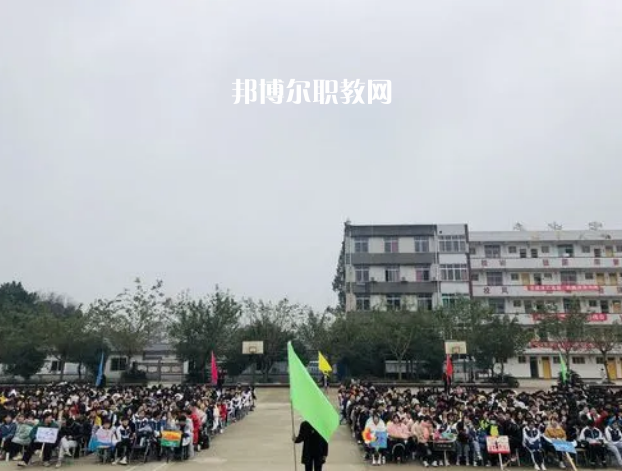 紅河州衛(wèi)生護(hù)理學(xué)校2022年學(xué)費(fèi)、收費(fèi)多少