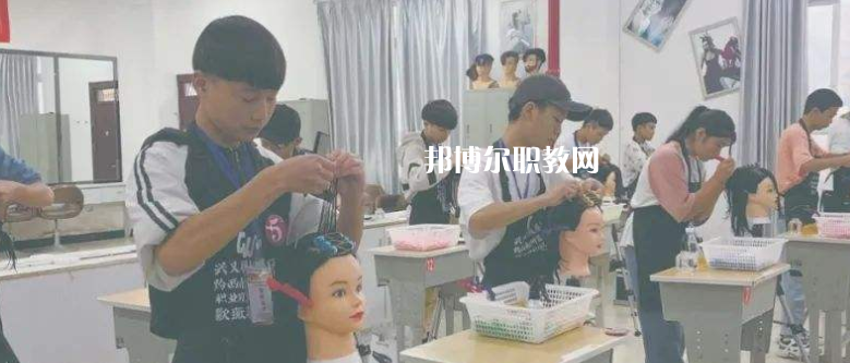 都勻工商管理學(xué)校2022年學(xué)費(fèi)、收費(fèi)多少