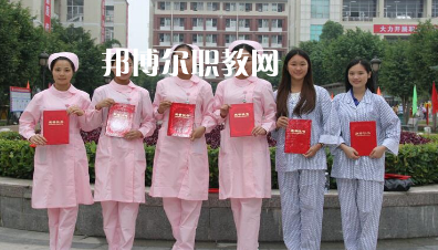 廉江市衛(wèi)生職業(yè)技術(shù)學(xué)校2022年報(bào)名條件、招生要求、招生對(duì)象
